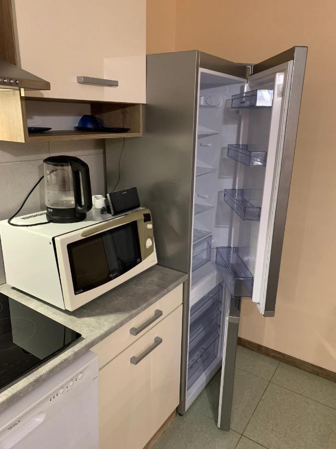 Deli Terasz B Apartman Free Parking, Self-Check-In Anytime เยอร์ ภายนอก รูปภาพ